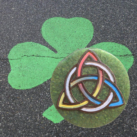 Triquetra (insert for 4" round)